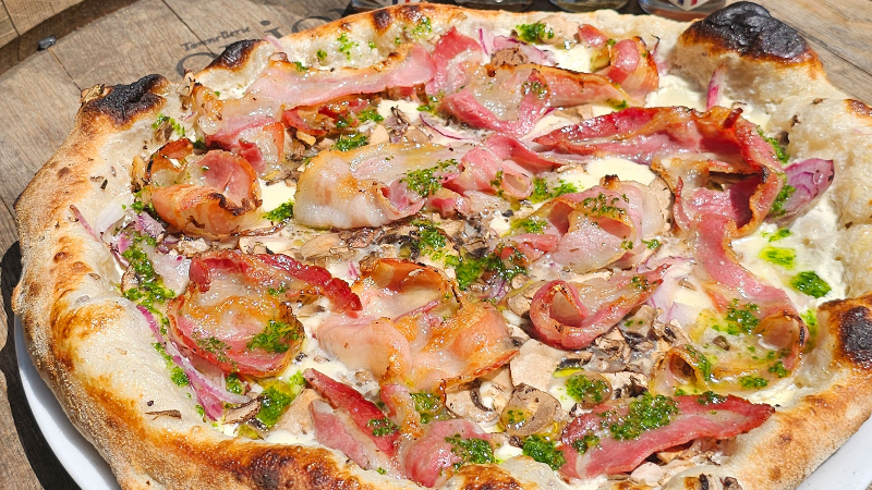 La pizza Papa Calvo du Tchap